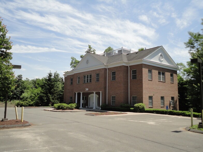 200 Mountain Rd, Farmington, CT à louer - Photo principale - Image 1 de 19