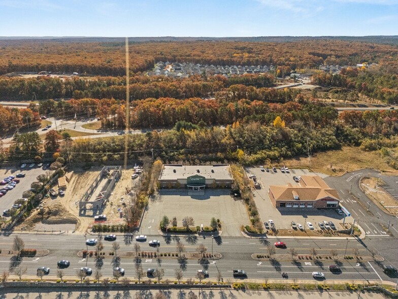 775 Centre Of New England Blvd, West Greenwich, RI à vendre - Photo du b timent - Image 3 de 21