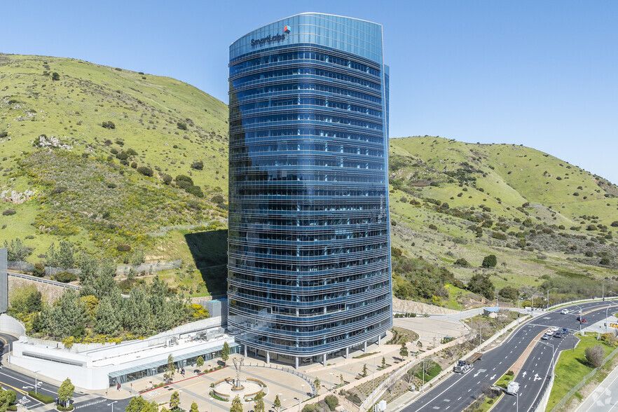 2 Tower Pl, South San Francisco, CA à louer - Photo principale - Image 1 de 15