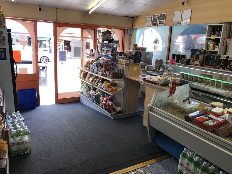 144 High St, London for lease - Building Photo - Image 3 of 6