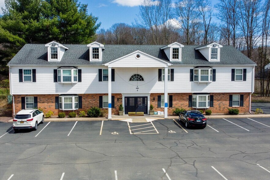 24 Battle St, Somers, CT for lease - Primary Photo - Image 1 of 32