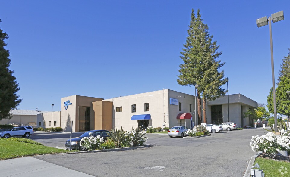 980 Walsh Ave, Santa Clara, CA à louer - Photo du bâtiment - Image 1 de 4