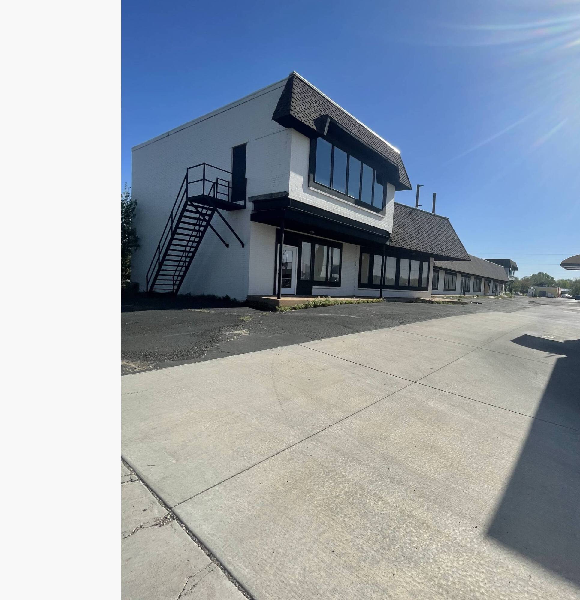 3900 E Harry St, Wichita, KS à louer Photo principale- Image 1 de 5