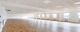 Plus de détails pour Local d'activités à louer
