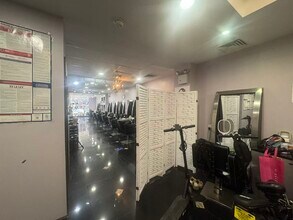 6222-6224 18th Ave, Brooklyn, NY à louer Photo intérieure- Image 2 de 9