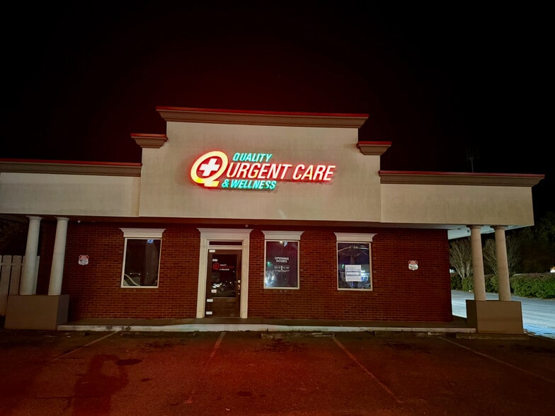 514 Esther Cut, Fort Walton Beach, FL for sale - Primary Photo - Image 1 of 72