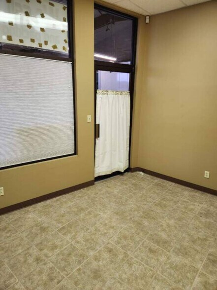 240 Windermere Blvd, Alexandria, LA for lease - Building Photo - Image 2 of 4