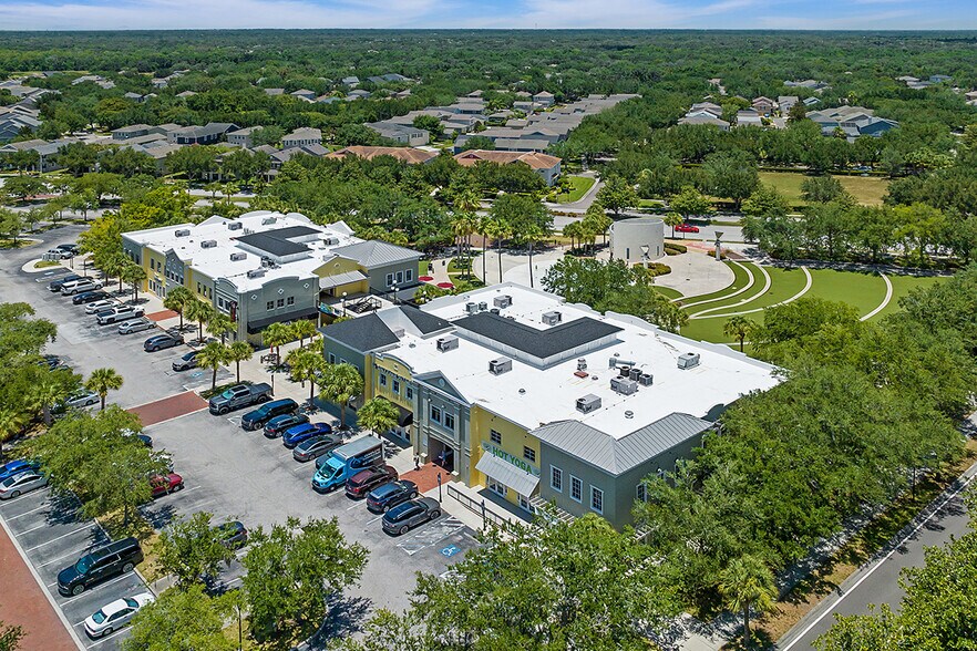 16132 Churchview Dr, Lithia, FL à vendre - Photo du bâtiment - Image 2 de 5