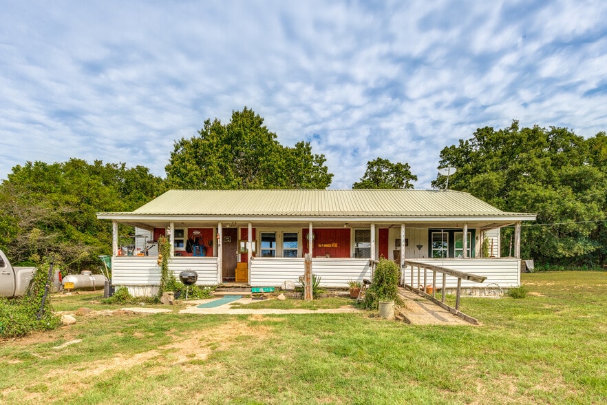 1549 Starr Rd, Denison, TX à vendre - Photo du bâtiment - Image 2 de 13