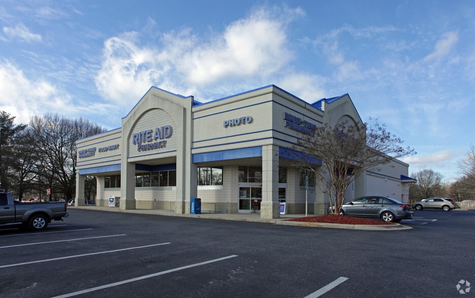 520 E Trade St, Dallas, NC à vendre - Photo du bâtiment - Image 3 de 9