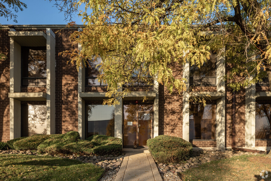 770-780 Arthur Ave, Elk Grove Village, IL à louer - Photo du bâtiment - Image 2 de 7