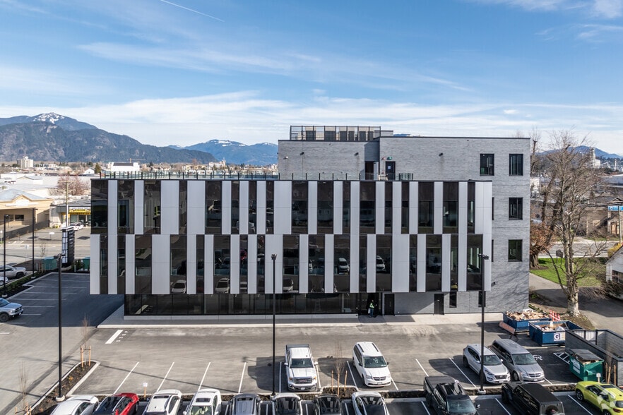 45890 Hocking Av, Chilliwack, BC for lease - Building Photo - Image 1 of 5