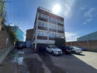 Plus de détails pour 60 Hythe Rd, Londres - Bureau à louer