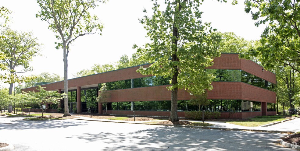 521 Butler Farm Rd, Hampton, VA à louer - Photo du bâtiment - Image 2 de 6