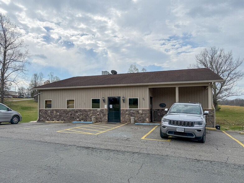 40 Sallys Ridge Rd, Henry, VA à vendre - Photo du bâtiment - Image 1 de 16