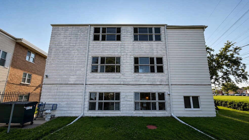 8047 W Foster Ln, Niles, IL for sale - Building Photo - Image 2 of 19