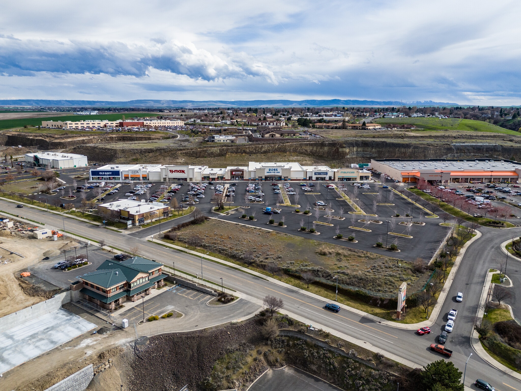 2330 Nez Perce Dr, Lewiston, ID for lease Interior Photo- Image 1 of 1