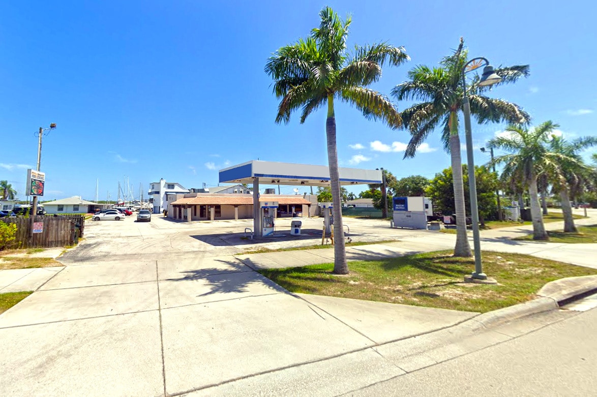 1004-1010 Seaway Dr, Fort Pierce, FL for sale Primary Photo- Image 1 of 17