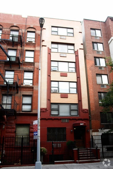 367 W 48th St, New York, NY for sale - Primary Photo - Image 1 of 3