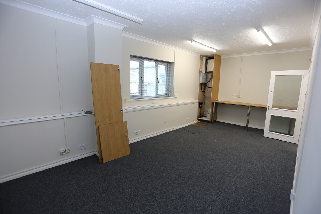 1 Warneford Av, Ossett à louer Photo intérieure- Image 1 de 3