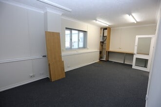 1 Warneford Av, Ossett à louer Photo intérieure- Image 1 de 3