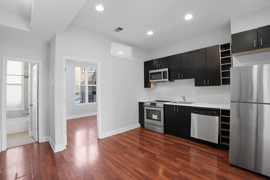 543 Florida Ave NW, Washington, DC à vendre - Photo du bâtiment - Image 3 de 10