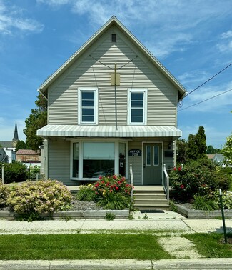 Plus de détails pour 708 Chicago St, Manitowoc, WI - Commerce de détail à vendre