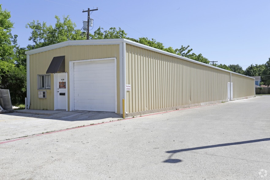 415-453 N Briery Rd, Irving, TX for lease - Building Photo - Image 3 of 6