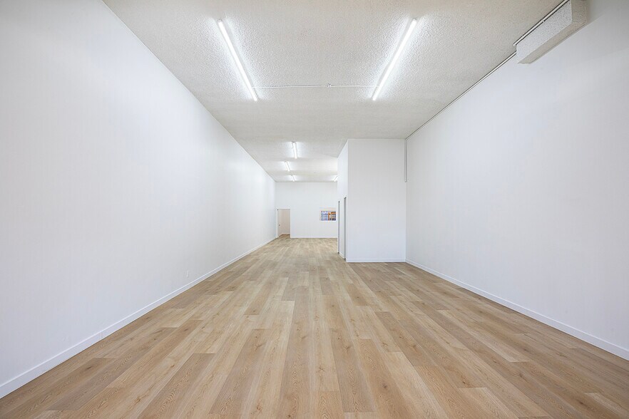 2581 W Pico Blvd, Los Angeles, CA à louer - Photo du bâtiment - Image 2 de 11