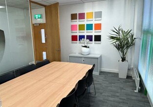 Cleeve Rd, Leatherhead for lease Interior Photo- Image 1 of 11