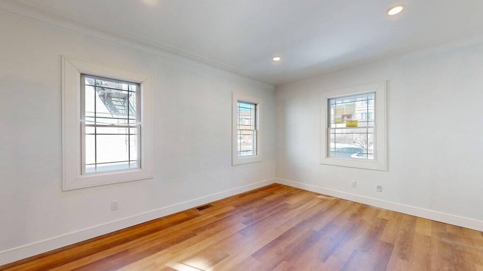 362 Franklin St, Bloomfield, NJ for lease - Interior Photo - Image 2 of 15