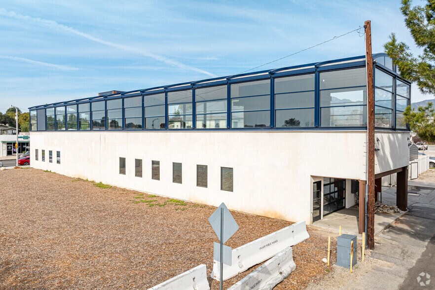 376 N 2nd Ave, Upland, CA à louer - Photo du bâtiment - Image 2 de 4