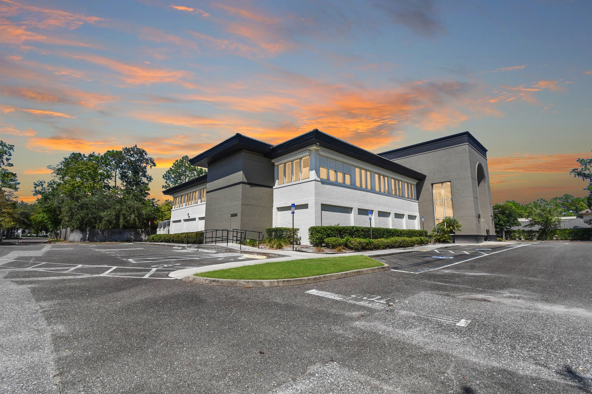 9512 Sunbeam Center Dr, Jacksonville, FL for lease Building Photo- Image 1 of 85