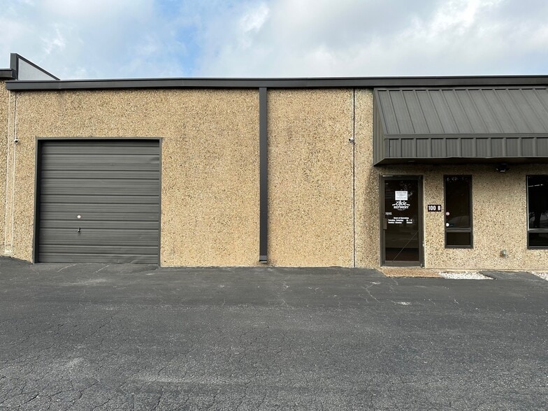 209 Ben White Blvd E, Austin, TX for lease - Building Photo - Image 2 of 5