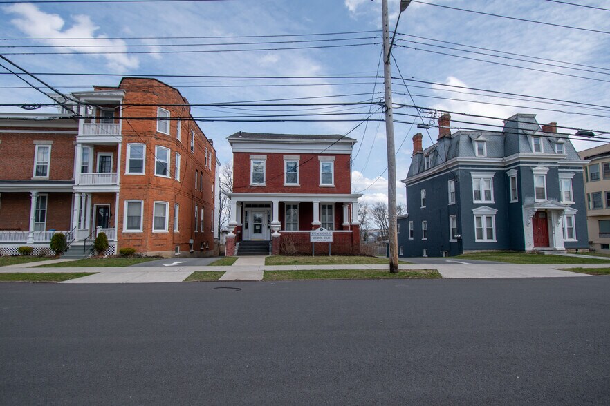 91 Genesee St, Geneva, NY à vendre - Photo du bâtiment - Image 3 de 50