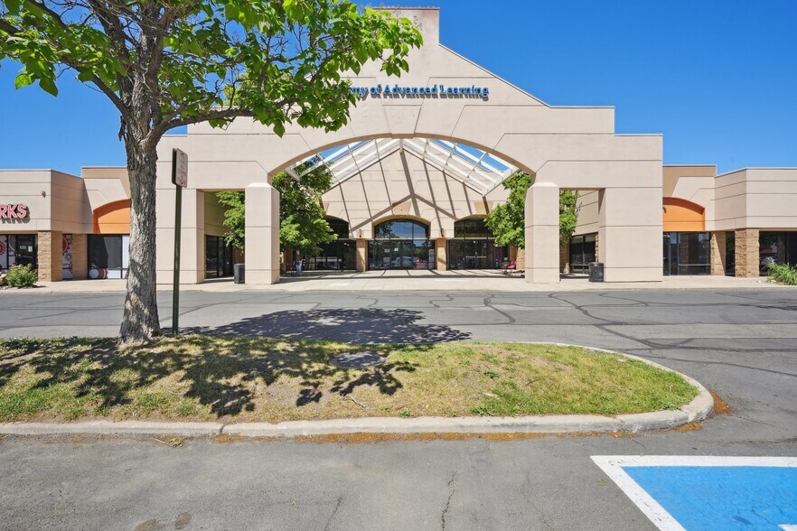 411-489 Sable Blvd, Aurora, CO for sale - Primary Photo - Image 1 of 6