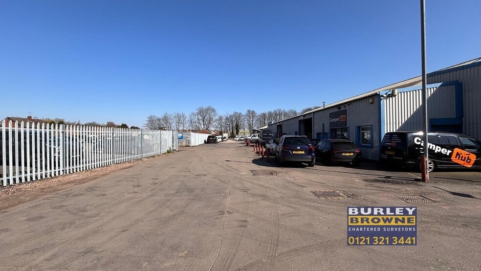 U4 5 6 & 8 Alexandra Industrial Estate portfolio of 4 properties for sale on LoopNet.ca - Building Photo - Image 2 of 19
