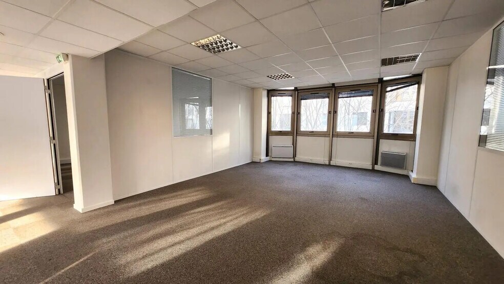 Bureau dans Boulogne-Billancourt à louer - Photo du bâtiment - Image 3 de 6