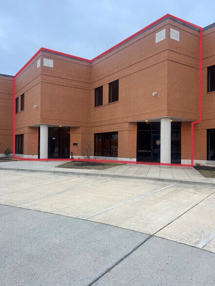 7806 Braygreen Rd, Laurel, MD à louer - Photo du bâtiment - Image 2 de 8