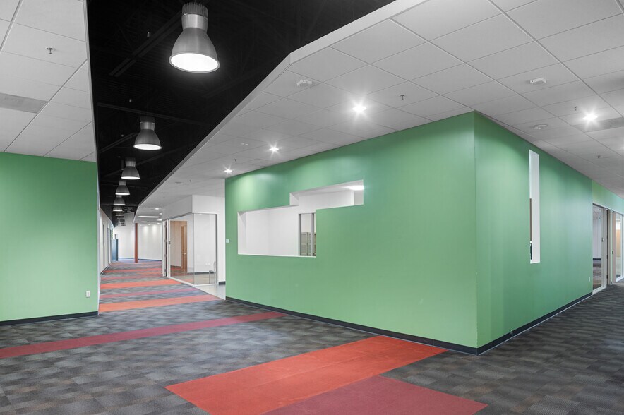 3111 Coronado Dr, Santa Clara, CA for lease - Building Photo - Image 3 of 10