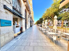Retail in Tarragona, Tarragona for lease Interior Photo- Image 2 of 25