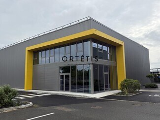 Plus de détails pour Local d'activités à louer