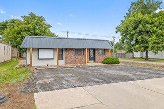 1600 S Choctaw Ave, El Reno, OK for lease Interior Photo- Image 2 of 22