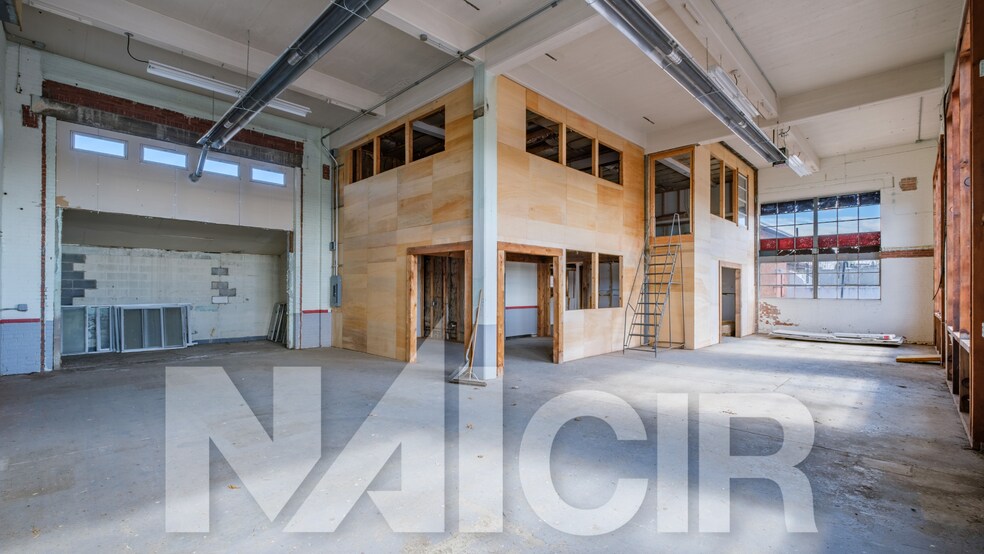 2121 Carbaugh Ave, Chambersburg, PA for lease - Interior Photo - Image 2 of 4