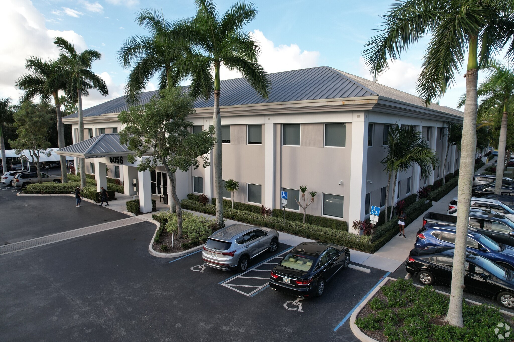 6056 Boynton Beach Blvd, Boynton Beach, FL for lease Primary Photo- Image 1 of 5