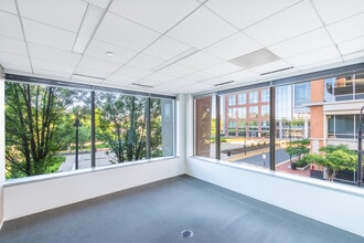8010 Towers Crescent Dr, Vienna, VA for lease Interior Photo- Image 2 of 8