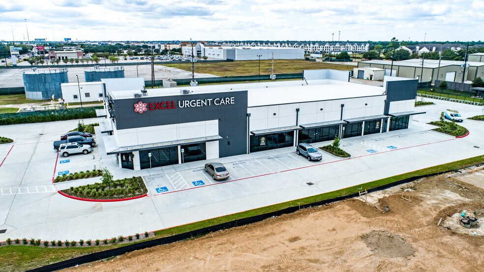 19304 Katy Fwy, Houston, TX à vendre - Photo du bâtiment - Image 2 de 6