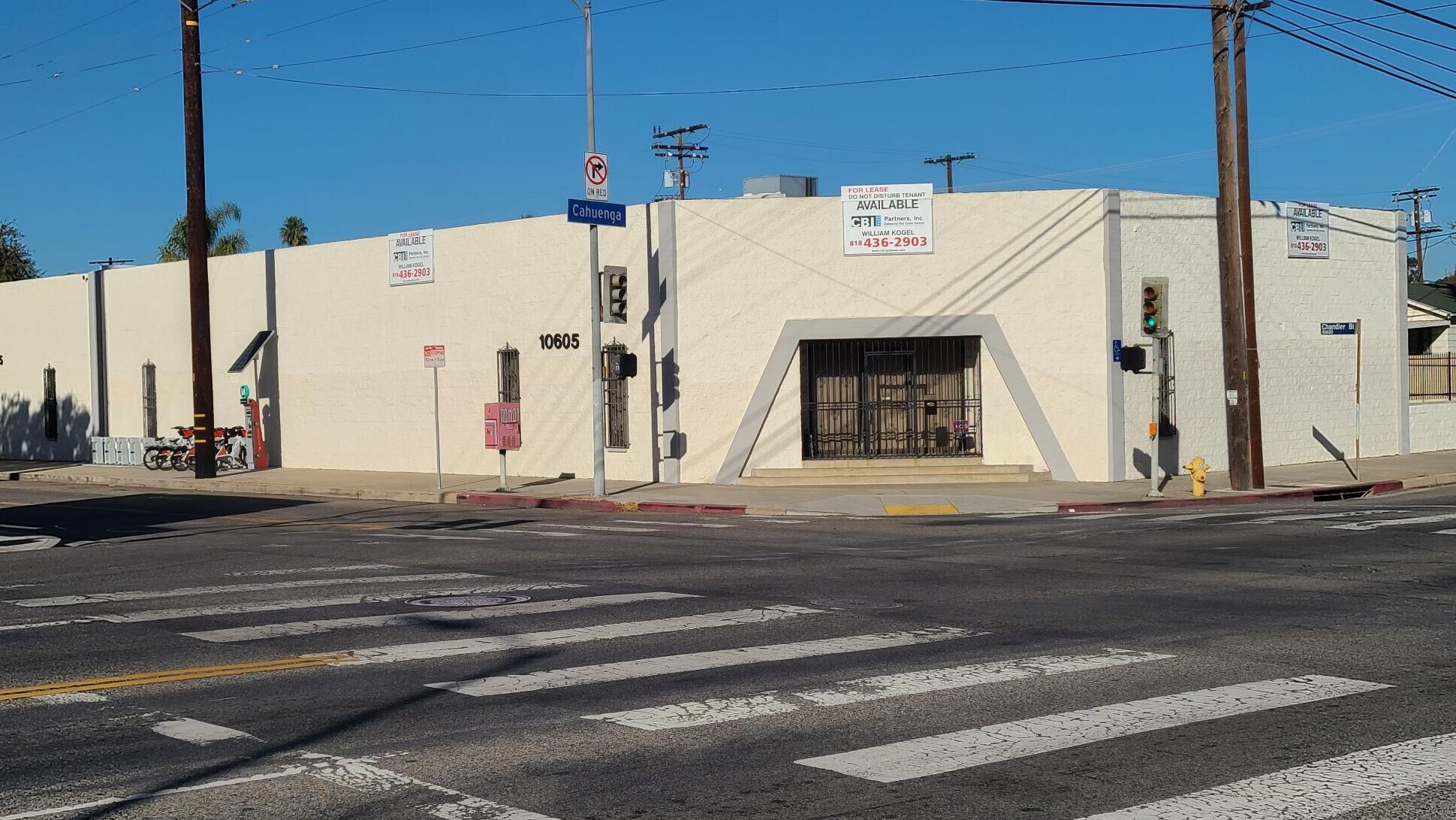 10605 Chandler Blvd, North Hollywood, CA à louer Photo du bâtiment- Image 1 de 14