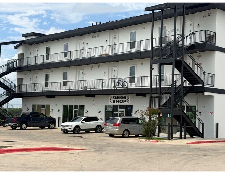 4507 E Martin Luther King Jr Blvd, Austin, TX à vendre - Photo du bâtiment - Image 3 de 12