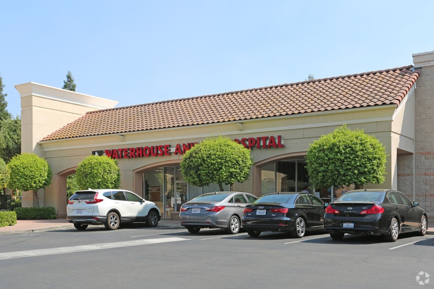 1107-1185 E Champlain Dr, Fresno, CA for lease - Building Photo - Image 2 of 7